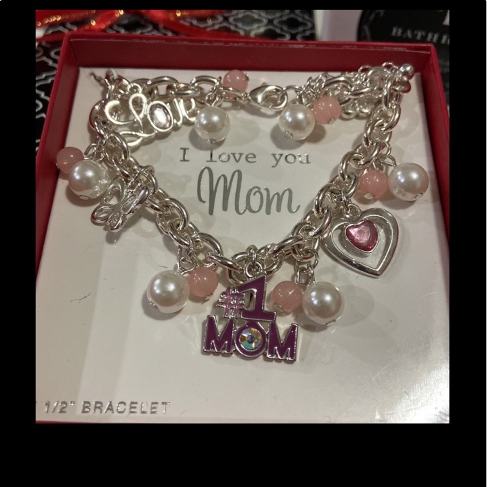 Very beautiful bracelet for mom